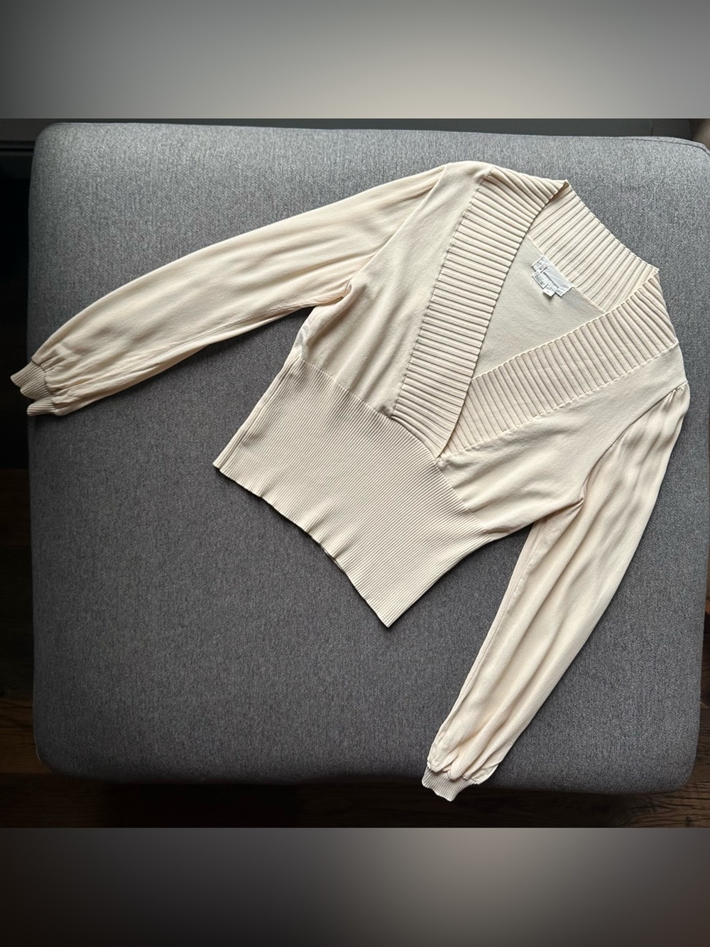 Anthropologie V Neck Cinch Waist Blouse Top Medium
